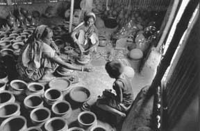 红河那里村原始制陶天气 红河那里村原始制陶天气