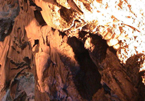 红河石洞村溶洞天气 红河石洞村溶洞天气